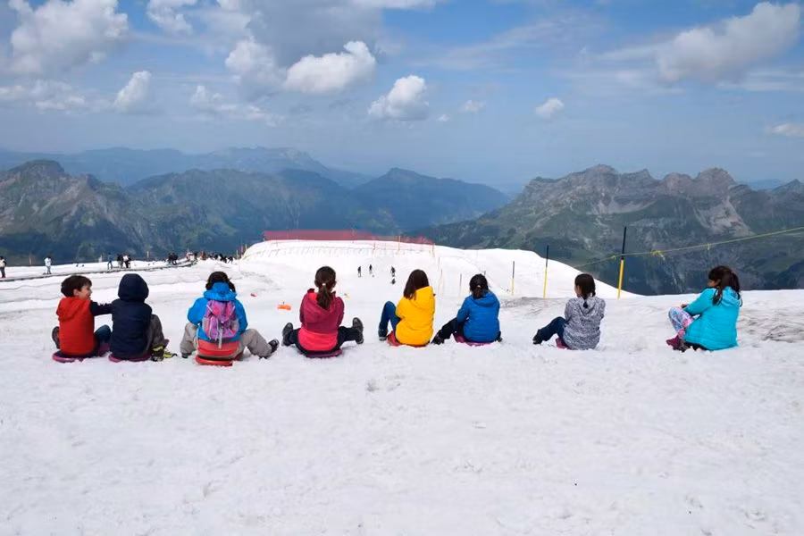 Trineos en julio en el Glacier Park, en el monte Titlis