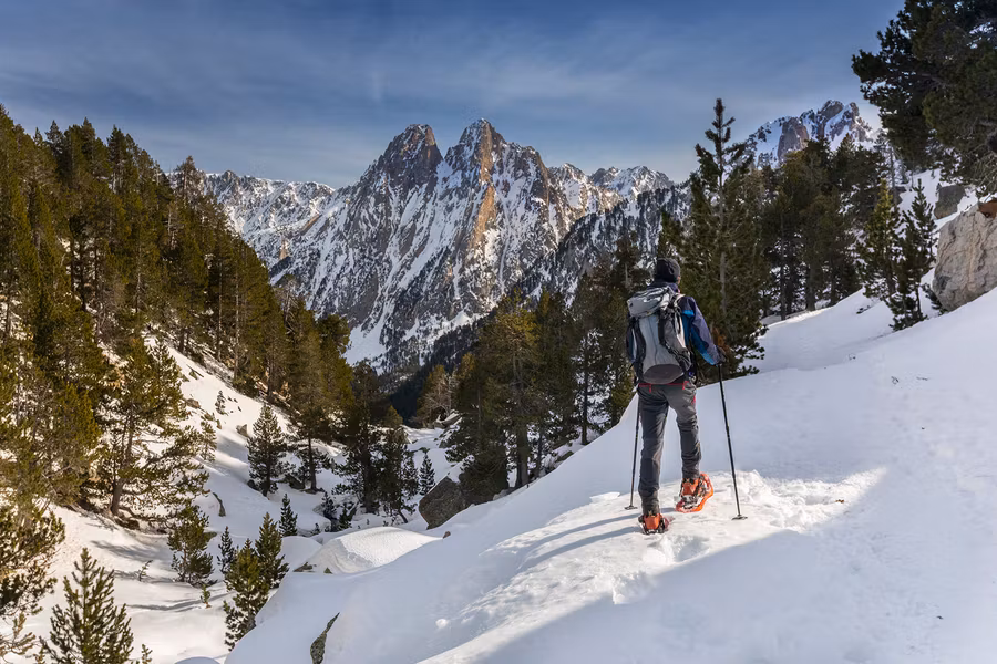 Paseo con raquetas en la estación de Espot. © Felipe Valladares