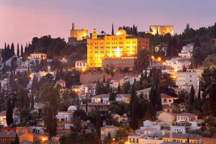 Hotel Alhambra Palace, tres curiosidades que tienes que saber antes de alojarte