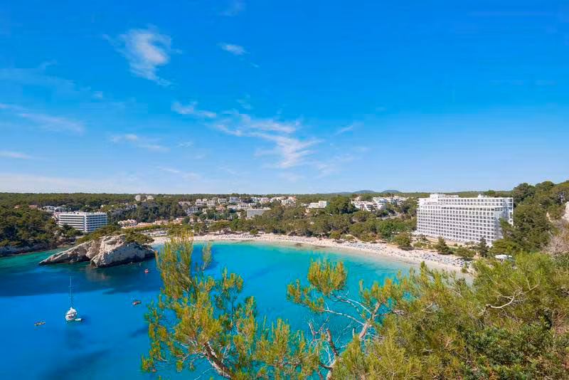 Hotel Meliá Cala Galdana, tu punto de partida para recorrer Menorca