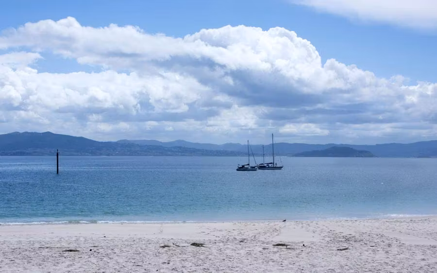 excursion islas cies en galicia
