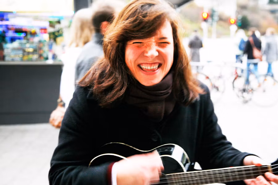 Stefanie Hempel te lleva por el Hamburgo de los Beatles