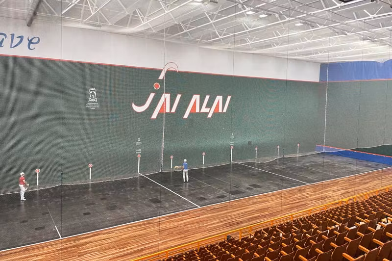Frontón Jai Alai de Vitoria.