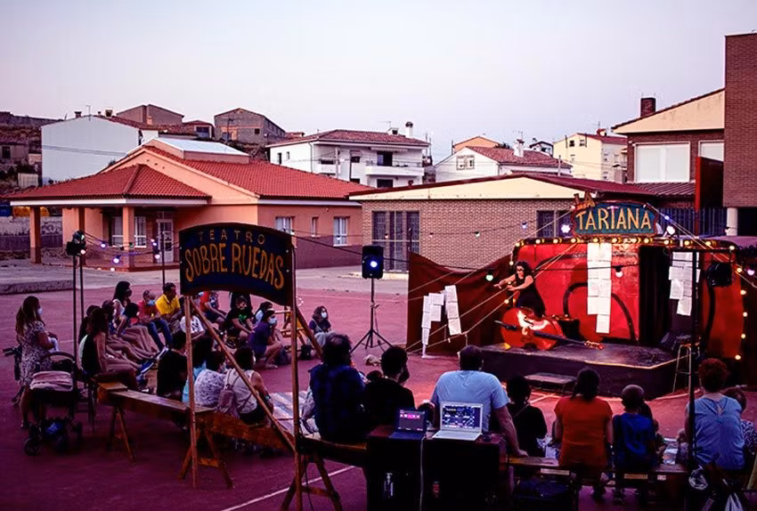 'Teatro sobre ruedas' saca a escena a los pueblos de Castilla-La Mancha